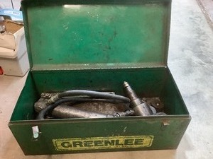 Greenlee Hydraulic Knockout Punch Driver, Hand Pump & Dies