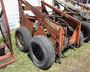 Gehl 2500 HydraCat Skid Loader Parts Unit