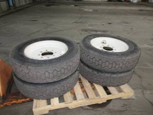 RECAP BOBCAT SNOW TIRES