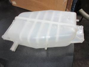 INTERNATIONAL COOLANT TANK - NEW