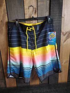 Brand New with Tags Mens Bannana Boat Board Shorts Size M