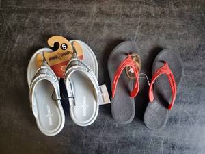 Size 5 Minnetonka Moccasins With Extra Pair