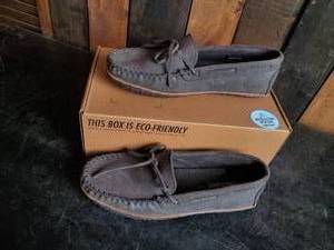 New Minnetonka Moccasins Tarik Grey Mens Size 11