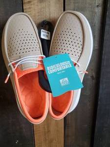 New Reef Watercoast Womens Size 9 Dock Shoes