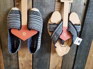 2 pair New Minnetonka Moccasins sandahls Size 11