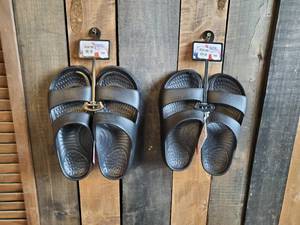 2 Pair of new Sol Sandals Size 6 and Size 9