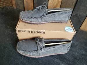 New Minnetonka Moccasins Mens Tie Tread Grey Size 13
