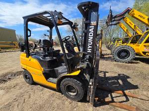 2021 Hyundai 25L-9A 6000lb LP Forklift - For Repair