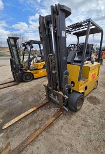 1989 Hyster E50XL-33 48 Volt Electric Forklift - For Parts or Repair