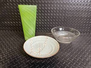 Japanese Plate Glass Vase with Green Spiral Pattern, crystal bowl