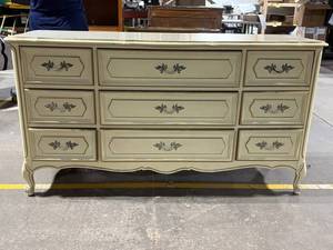 Gabberts Furniture Vintage Cream Dresser with Marble Top - 9-Drawer