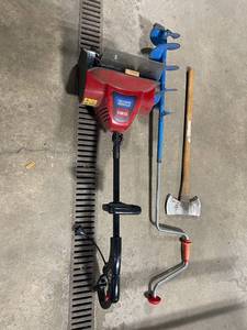 Toro Power Shovel Snow Thrower & Auger Post Hole Digger & Axe - Garden Tools