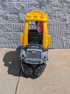 LITTLE TIKES COZY TRUCK (AGES 1 12-5)
