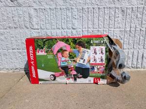 RADIO FLYER 4 TRIKES IN 1