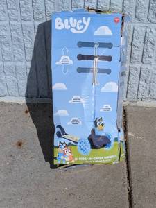 NEW BLUEY 3 WHEEL SCOOTER