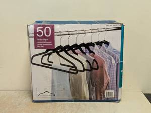 NEW NONSLIP HANGERS 50PK