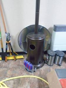 Patio heater. Approx 8 feet tall. As shown. CASH ON SITE ONLY. PICKUP IS MONDAY MAY 4TH FROM 11 AM TO 4 PM. REGARDLESS WHAT THE SCHEDULE STATES.