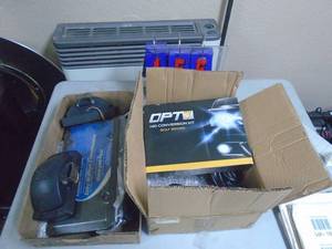 Fog lights with license plate brackets. As shown. CASH ON SITE ONLY. PICKUP IS MONDAY MAY 4TH FROM 11 AM TO 4 PM. REGARDLESS WHAT THE SCHEDULE STATES.