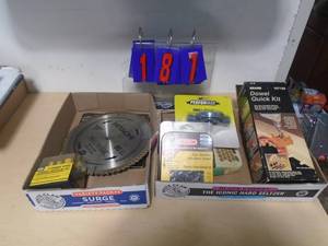 Chainsaw chain & dowl kit. As shown. CASH ON SITE ONLY. PICKUP IS MONDAY MAY 4TH FROM 11 AM TO 4 PM. REGARDLESS WHAT THE SCHEDULE STATES.