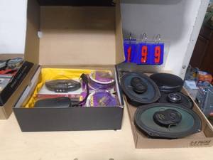 Misc speakers & audio equipment. As shown. CASH ON SITE ONLY. PICKUP IS MONDAY MAY 4TH FROM 11 AM TO 4 PM. REGARDLESS WHAT THE SCHEDULE STATES.