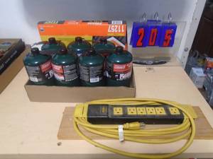 7 new propane tanks & power block. As shown. CASH ON SITE ONLY. PICKUP IS MONDAY MAY 4TH FROM 11 AM TO 4 PM. REGARDLESS WHAT THE SCHEDULE STATES.