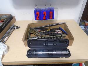 Torque wrench & misc tools. As shown. CASH ON SITE ONLY. PICKUP IS MONDAY MAY 4TH FROM 11 AM TO 4 PM. REGARDLESS WHAT THE SCHEDULE STATES.