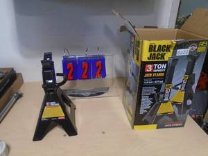New in box 3 ton jack stands. As shown. CASH ON SITE ONLY. PICKUP IS MONDAY MAY 4TH FROM 11 AM TO 4 PM. REGARDLESS WHAT THE SCHEDULE STATES.
