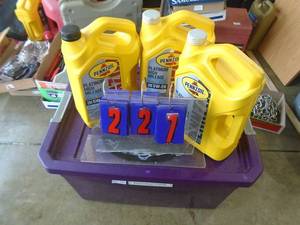 3 gal of 520 oil. As shown. CASH ON SITE ONLY. PICKUP IS MONDAY MAY 4TH FROM 11 AM TO 4 PM. REGARDLESS WHAT THE SCHEDULE STATES.