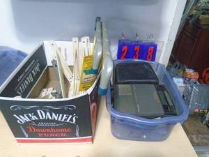 Shelf brackets & electronics. As shown. CASH ON SITE ONLY. PICKUP IS MONDAY MAY 4TH FROM 11 AM TO 4 PM. REGARDLESS WHAT THE SCHEDULE STATES.