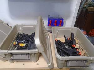 Clamps & electric cords. As shown. CASH ON SITE ONLY. PICKUP IS MONDAY MAY 4TH FROM 11 AM TO 4 PM. REGARDLESS WHAT THE SCHEDULE STATES.