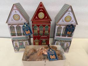 3x 12oz Winter Festive Houses-wSpeculoos House Cookies