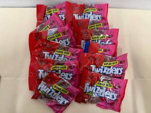 12x King Size Twizzler Nibs-Cherry