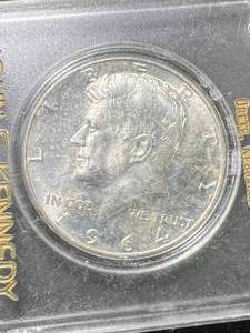 1964 US KENNEDY HALF DOLLAR UNC IN CASE