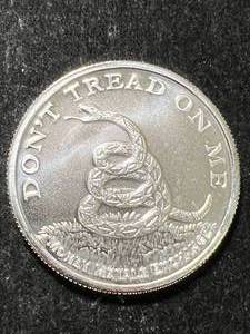 1 TROY OZ .999 FINE SILVER DONT TREAD ON ME ROUND