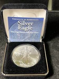 2015 AMERICAN SILVER EAGLE 1 TROY OZ .999 FINE SILVER IN BOX