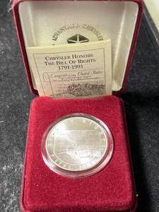 1 TROY OZ .999 FINE SILVER BILL OF RIGHTS ROUND IN BOX