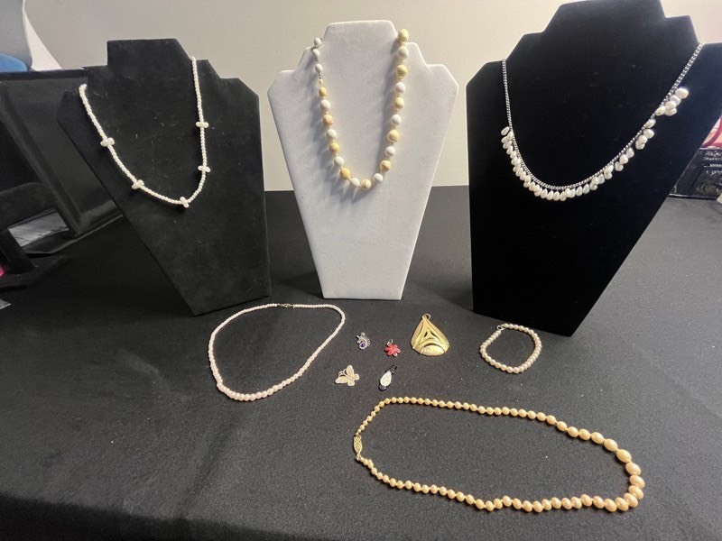 VTG Avon Cream Faux Pearl Bead Strand w Additional Necklaces & Pendants