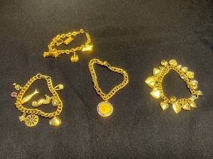 VTG Charm Bracelets - Mixed Gold Tone Lot of 4