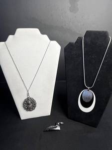 VTG Jewelry Mixed Lot of 3 - Pendant Necklace, Necklace & Bird Brooch