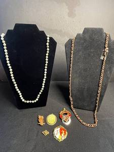 Costume Jewelry Necklaces & Pins 7-Piece Mixed Lot - Cookie Lee