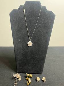 VTG Jewelry Lot - Sterling Silver 925 Flower Necklace, Brooches & Earrings