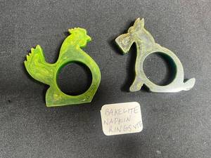 VTG Bakelite Napkin Rings - Green Animal Shaped Pair Inc Scottie Dog & Rooster