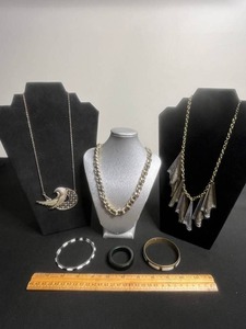 VTG Costume Jewelry Necklace & Bangle Mixed Lot (6 Pieces)
