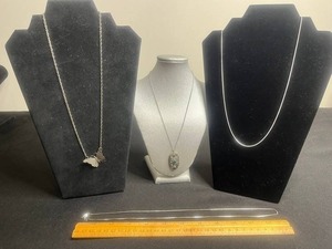 VTG Silver Tone Necklaces w Pendants