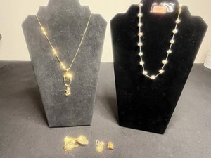 Gold Tone Jewelry Mixed Lot of Necklaces (one w 1420 clasp), Pins & Charm