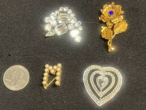 Vintage Brooch Pin Lot of 4