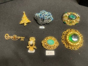 G. Vanderbilt, KARU & A71 Costume Brooch Pins Vintage Mixed Lot of 7