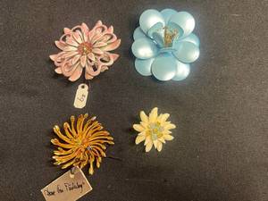 VTG Floral Brooches Costume Jewelry (Lot of 4) - one D. vonFurstenburg