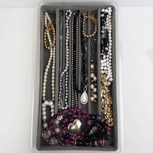 Assorted Pearl & Bead Jewelry Lot - Necklaces & Bracelets & Pendant