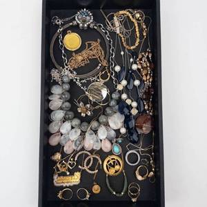 Assorted Costume Jewelry Necklaces, Bracelets & Earrings - Mixed Lot
